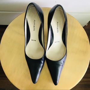 Classic Italian leather pointy heels